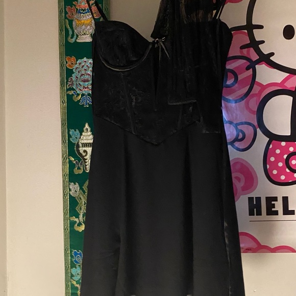 MAELLE
Lace Sleeve A-Line Mini Dress in Black - Picture 2 of 2